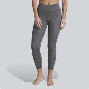 🚨Price Final!🚨 Adidas ladies gray climalite Capri pants (Size Small)